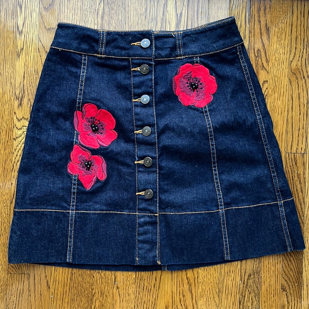 🌺Kate Spade Broom Street Poppy Denim skirt size 0.